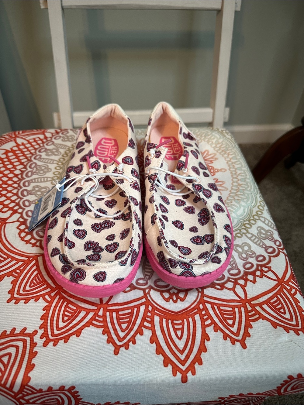 Hey Dude Kids Heart-Pattern Slip-On Moccasins in Pink and White Size Youth 6 NWT